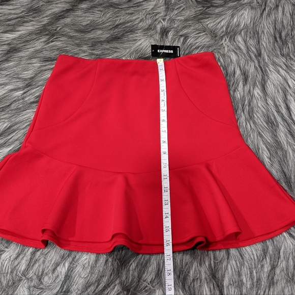 NWT Express red fluted skirt - Picture 5 of 6